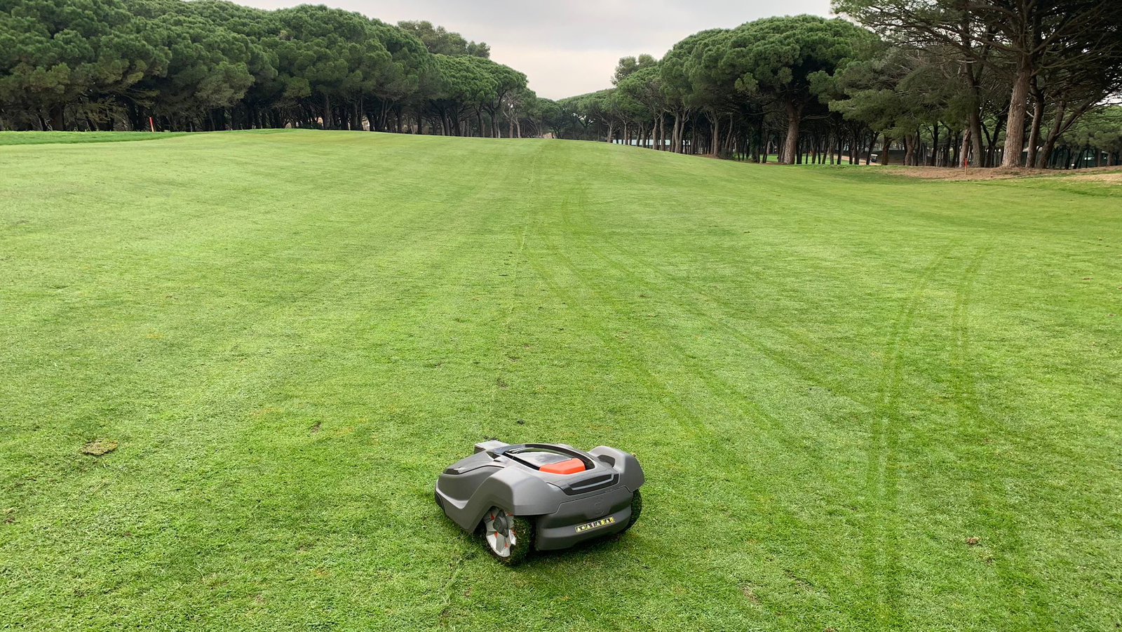 Costa Brava tests out ROBOT GREENKEEPERS at Golf de Pals